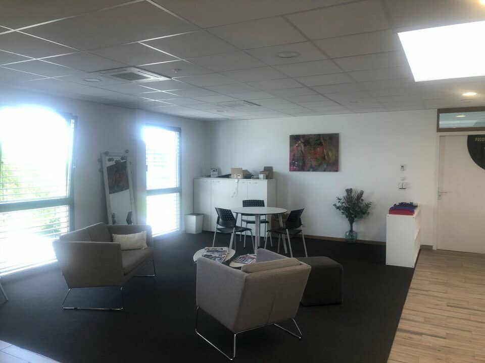 Bureaux de 963 m² à louer à Valence, photo 7 sur 8