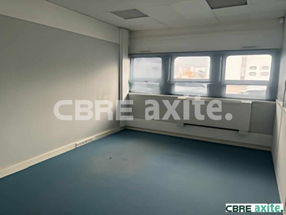 Bureaux de 88 m² à louer à Villefontaine, photo 3 sur 3