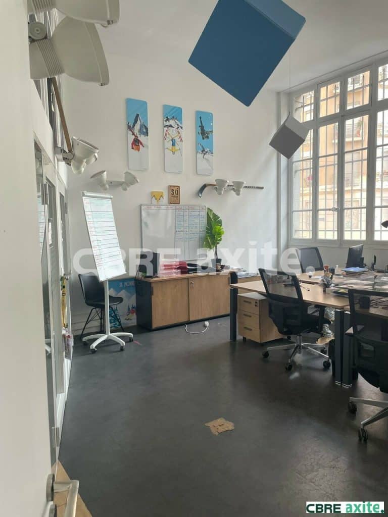 Bureaux de 236 m² à vendre à Grenoble, photo 2 sur 7