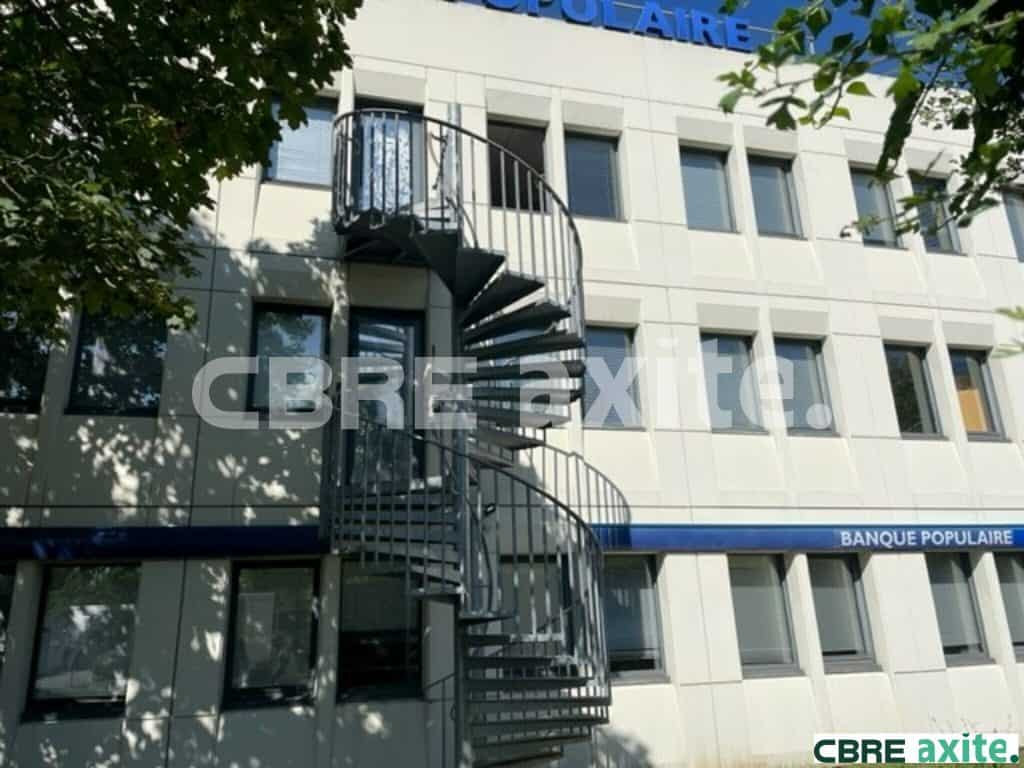 Bureaux de 900 m² à vendre à Meylan, photo 2 sur 4