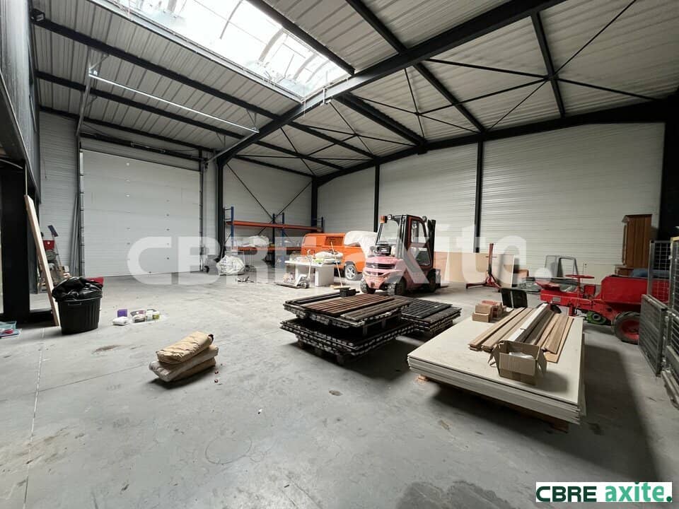 Local d’activité de 490 m² à vendre à Cessieu, photo 2 sur 8