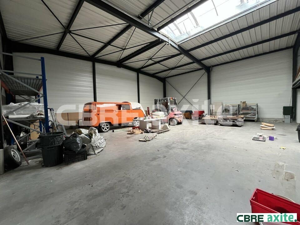 Local d’activité de 490 m² à vendre à Cessieu, photo 3 sur 8