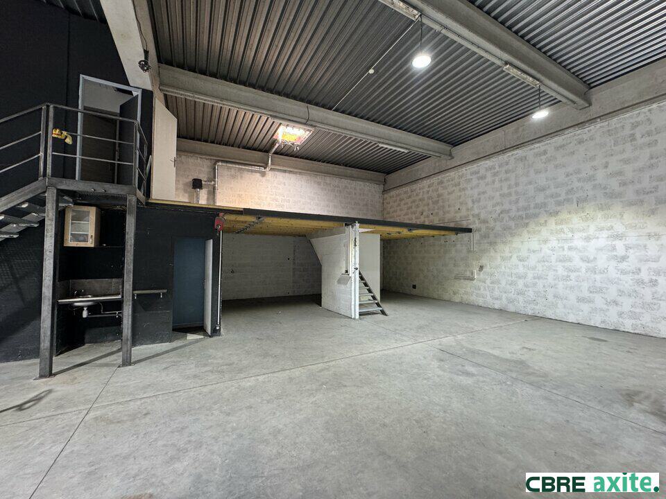 Local d’activité de 325 m² à louer à Saint-Martin-d'Hères, photo 2 sur 4