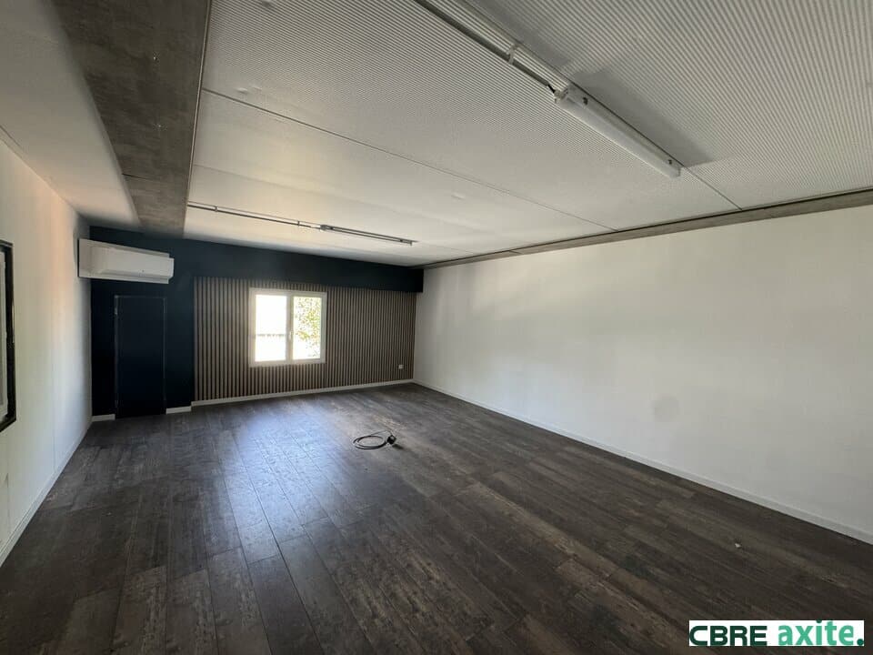 Local d’activité de 325 m² à louer à Saint-Martin-d'Hères, photo 3 sur 4