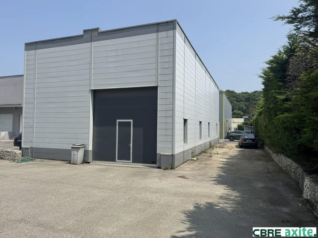 Local d’activité de 261 m² à louer à Varces-Allières-et-Risset, photo 3 sur 7