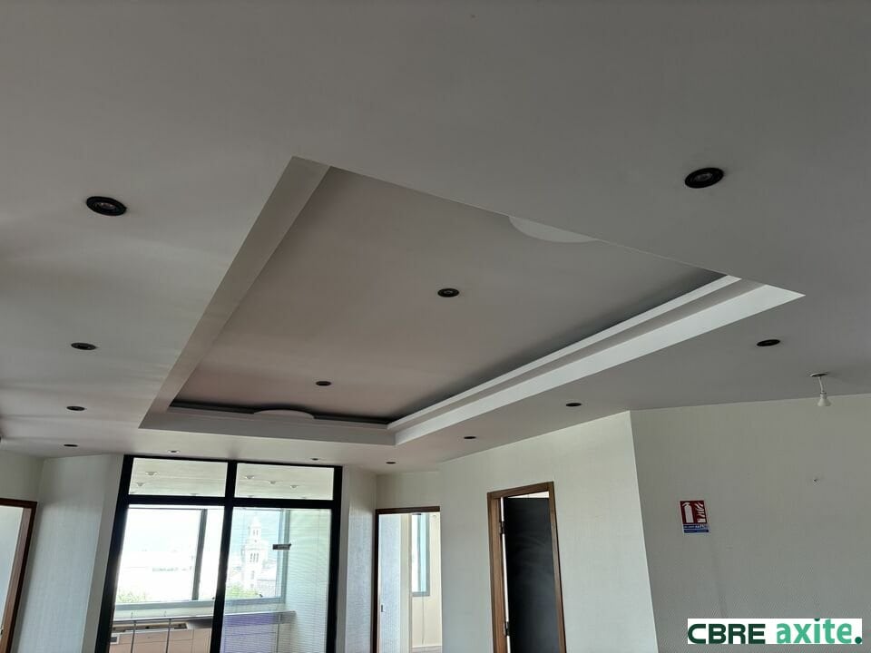 Bureaux de 271 m² à louer à Grenoble, photo 7 sur 8