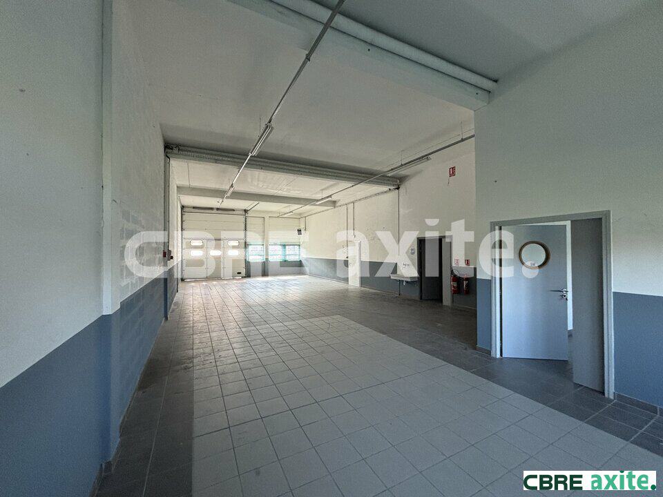 Local d’activité de 387 m² à louer à Villefontaine, photo 8 sur 8