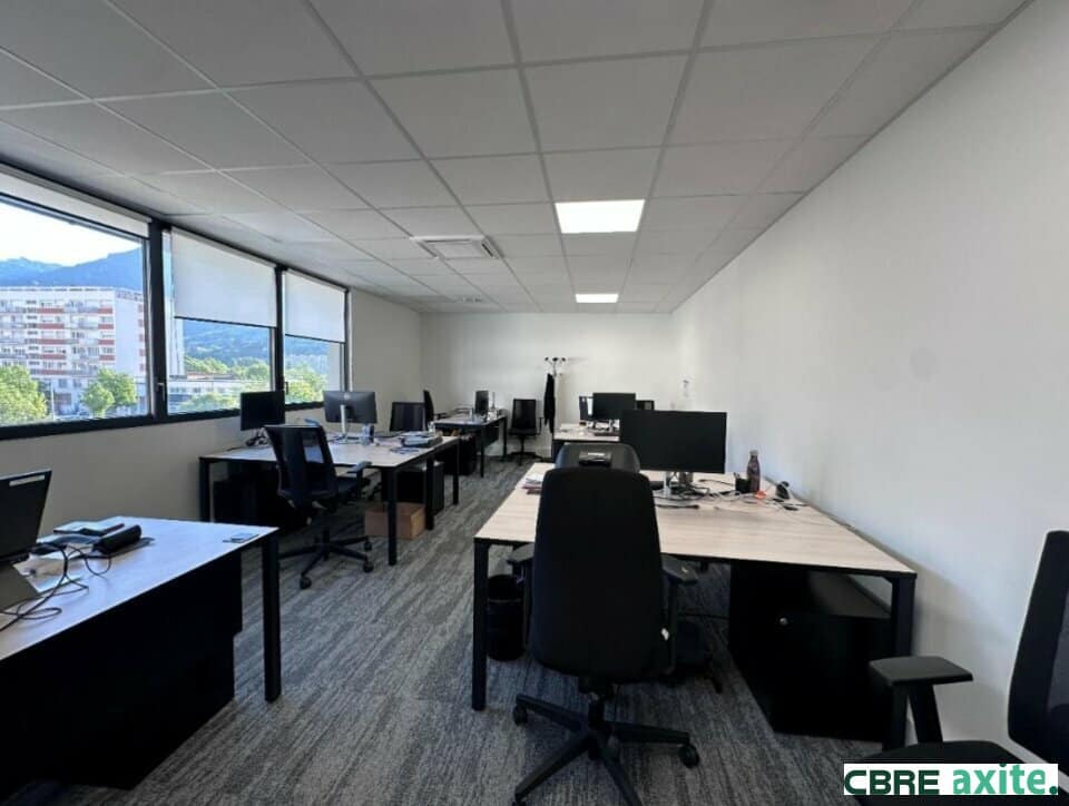 Bureaux de 106,5 à 651,5 m² à louer à Seyssinet-Pariset, photo 3 sur 8