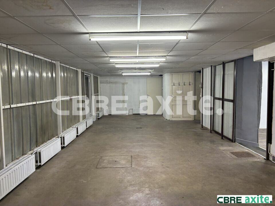 Local commercial de 205 m² à vendre à Bourgoin-Jallieu, photo 2 sur 4