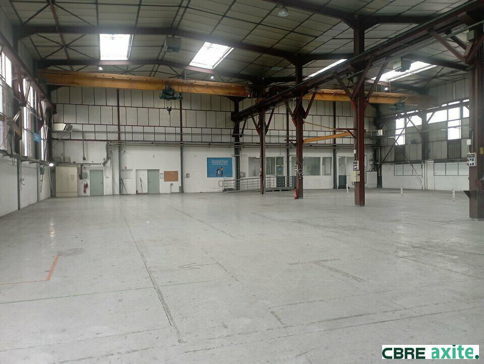 Local d’activité de 2 320 m² à louer à Échirolles, photo 2 sur 5