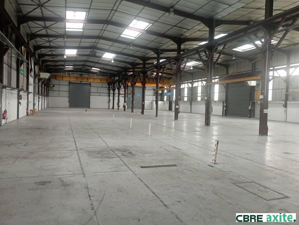 Local d’activité de 2 320 m² à louer à Échirolles, photo 3 sur 5