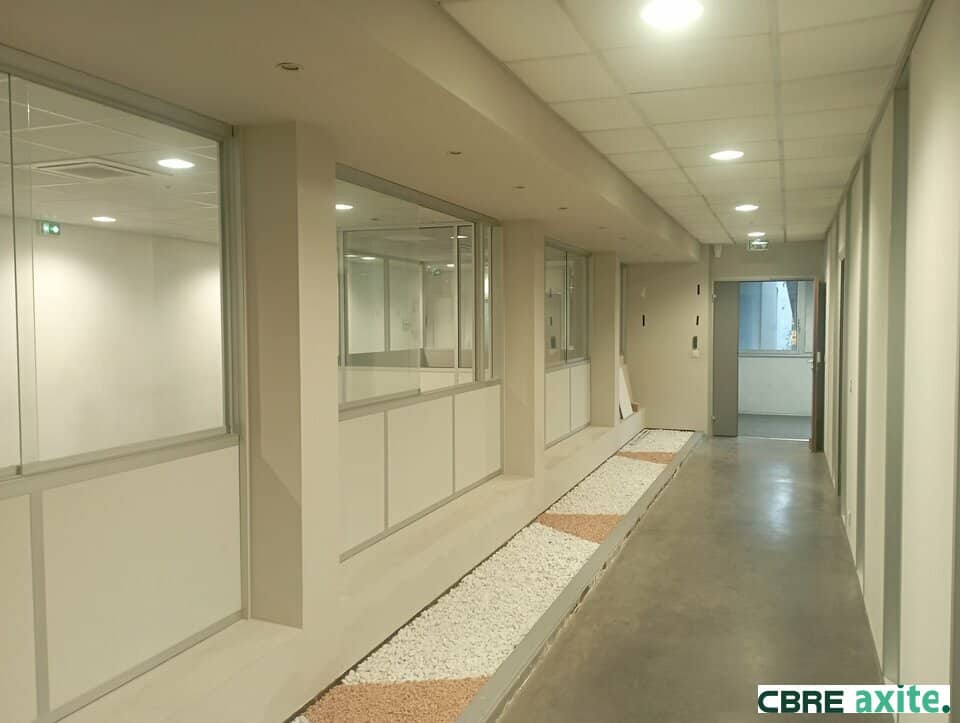 Local d’activité de 2 320 m² à louer à Échirolles, photo 4 sur 5