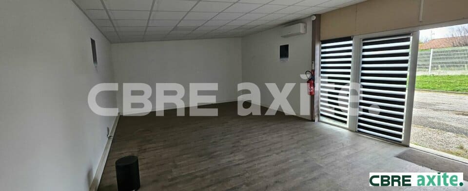 Entrepôts de 448 m² à louer à Sonnay, photo 2 sur 6