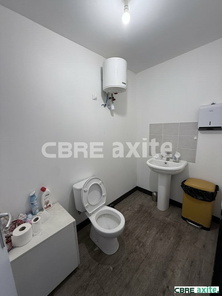 Entrepôts de 448 m² à louer à Sonnay, photo 6 sur 6