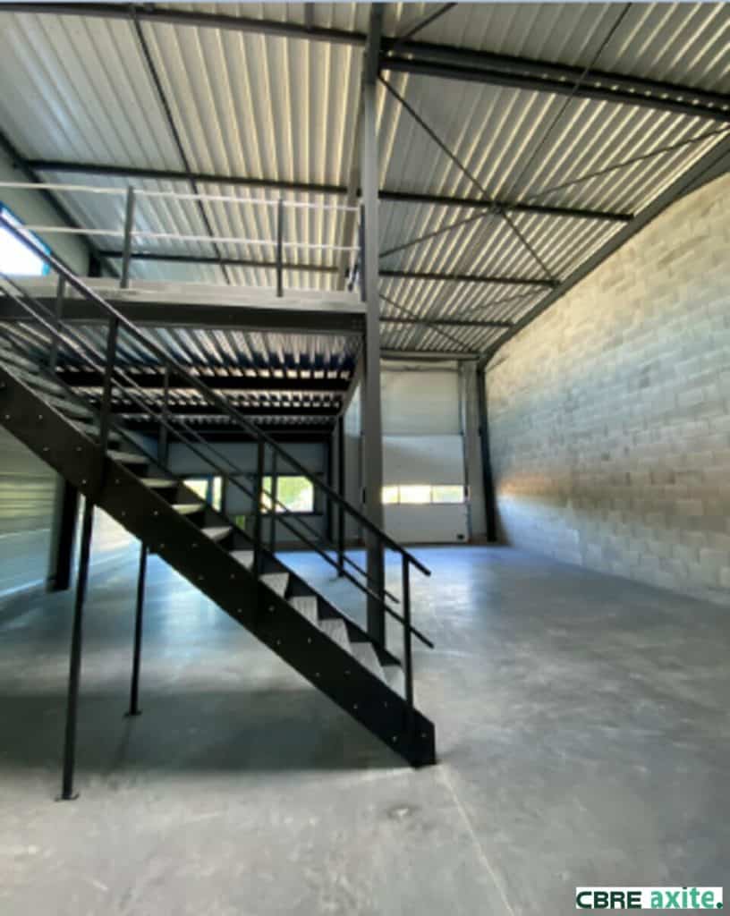 Local d’activité de 266 à 3 088 m² à louer à Sassenage, photo 2 sur 3