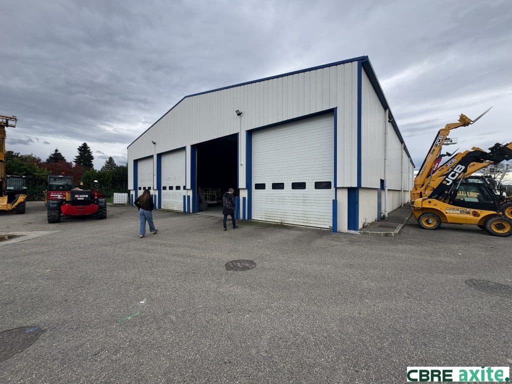 Local d’activité de 883 m² à vendre à La Frette, photo 2 sur 4