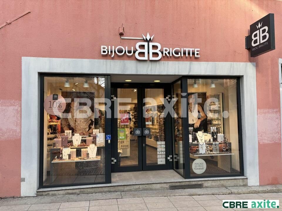 Local commercial de 150 m² à vendre à Bourgoin-Jallieu, photo 4 sur 5