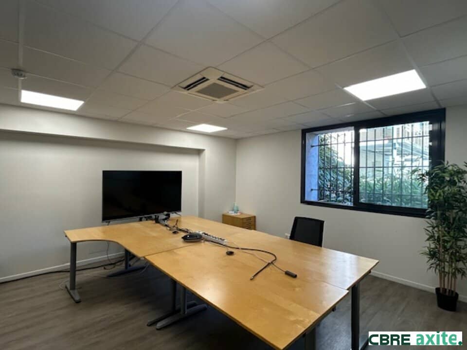 Bureaux de 950 m² à vendre à Grenoble, photo 3 sur 7