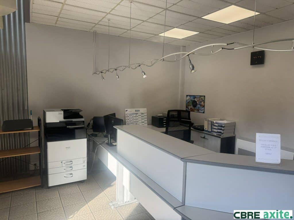 Local d’activité de 3 877 m² à louer à Voiron, photo 2 sur 7