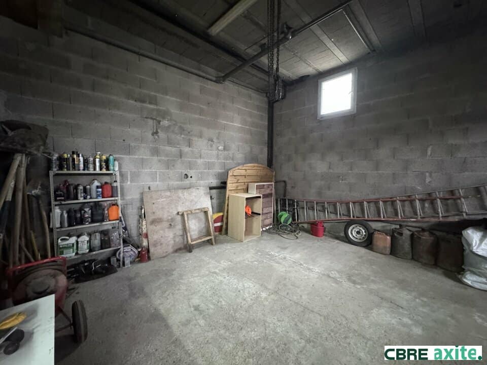 Local d’activité de 213 m² à louer à Échirolles, photo 3 sur 3