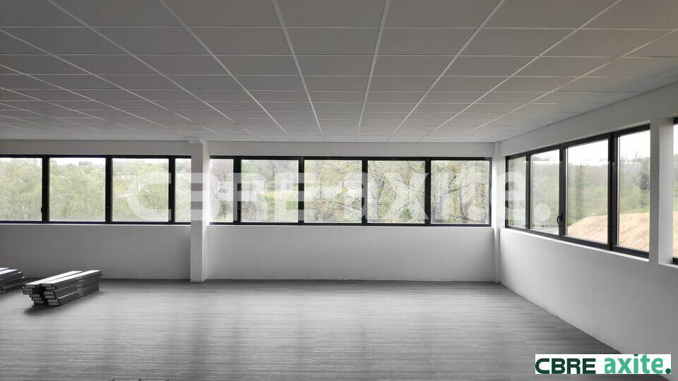 Bureaux de 124 m² à louer à Chasse-sur-Rhône, photo 2 sur 5