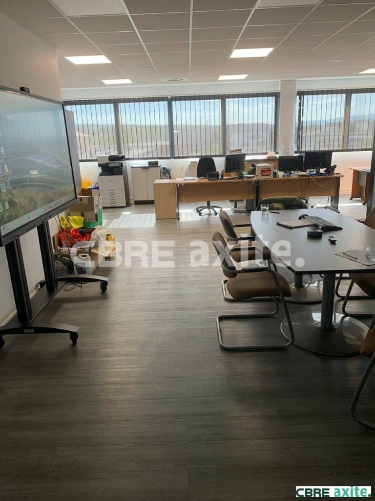 Bureaux de 124 m² à louer à Chasse-sur-Rhône, photo 3 sur 5