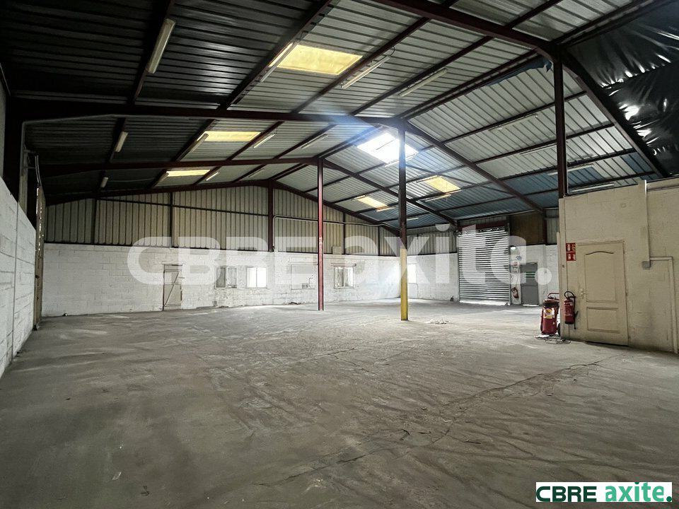 Local d’activité de 700 m² à louer à Villemoirieu, photo 2 sur 5