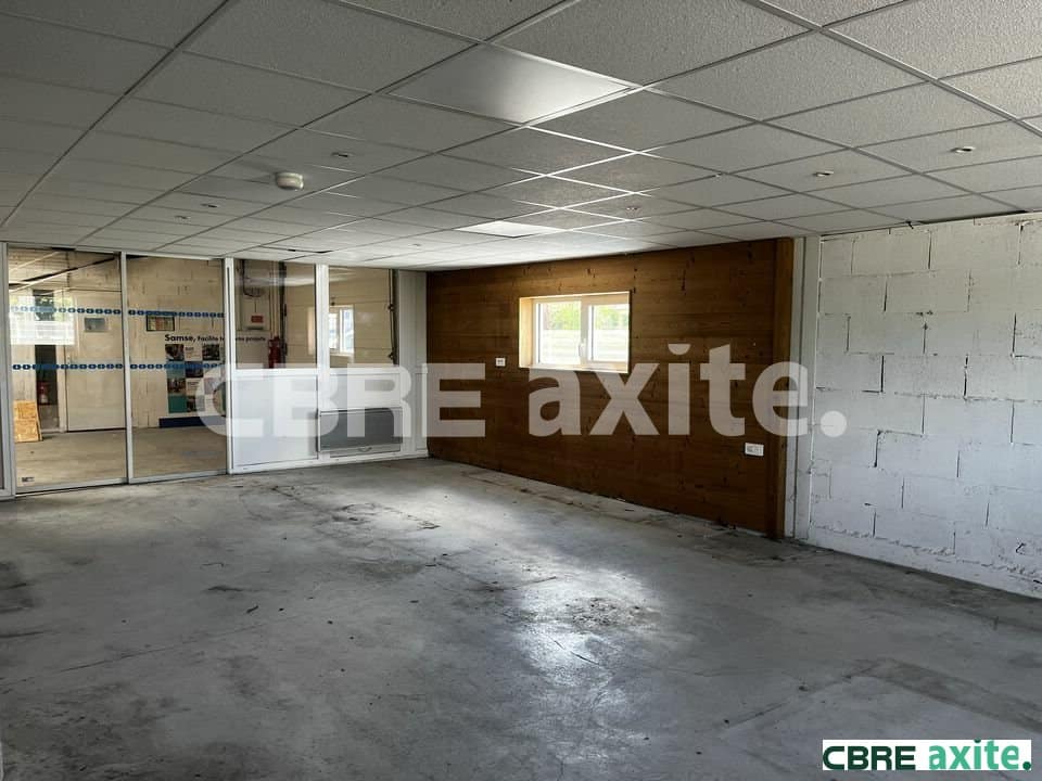 Local d’activité de 700 m² à louer à Villemoirieu, photo 4 sur 5