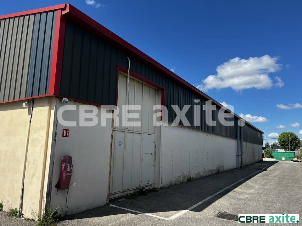 Local d’activité de 700 m² à louer à Villemoirieu, photo 5 sur 5