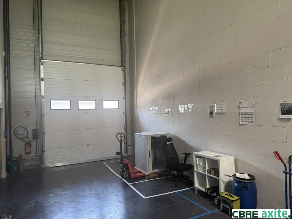 Local d’activité de 1 122 m² à vendre à Voreppe, photo 2 sur 4