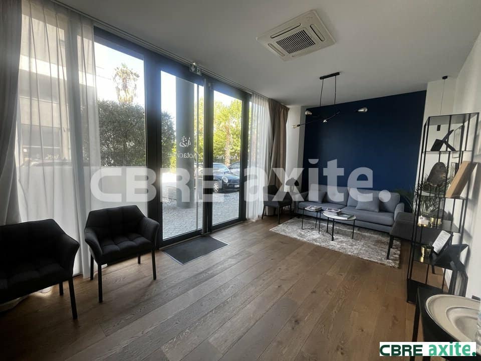 Bureaux de 170 m² à louer à Bourgoin-Jallieu, photo 3 sur 5