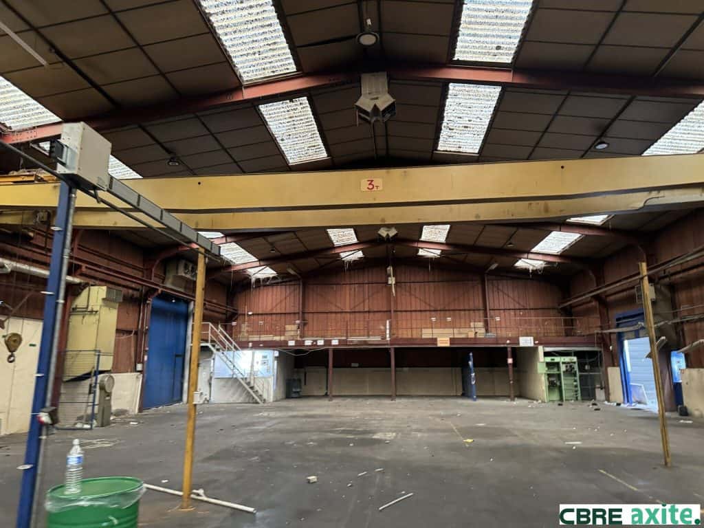 Local d’activité de 2 560 m² à vendre à Échirolles, photo 2 sur 6