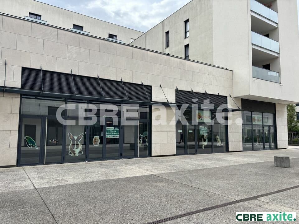Local commercial de 296 m² à louer à Bourgoin-Jallieu, photo 6 sur 6