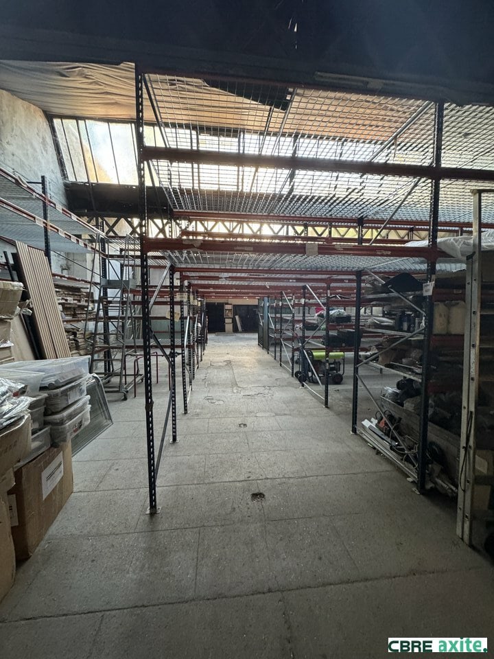 Local d’activité de 583 m² à vendre à Grenoble, photo 2 sur 7