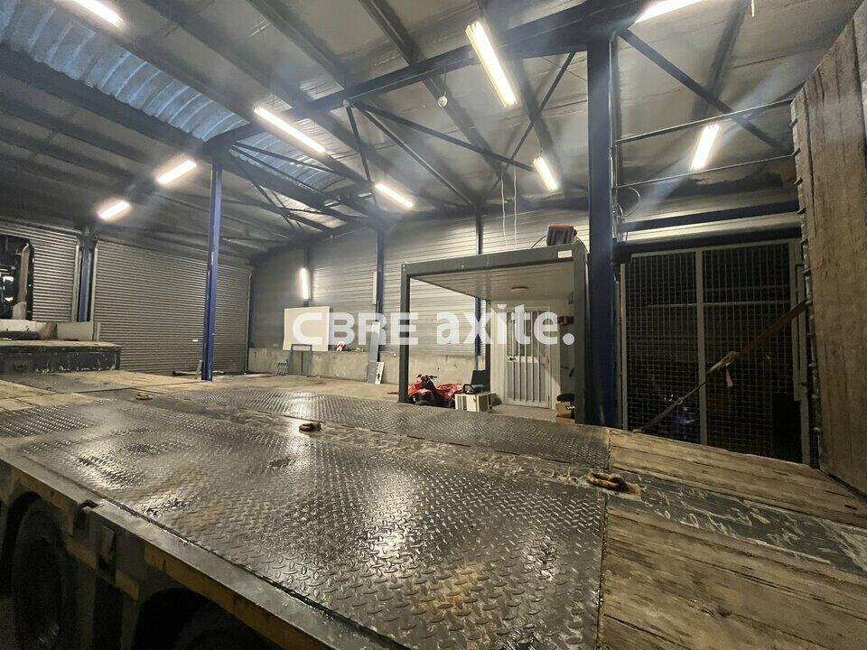 Local d’activité de 900 m² à vendre à Pontcharra, photo 3 sur 8