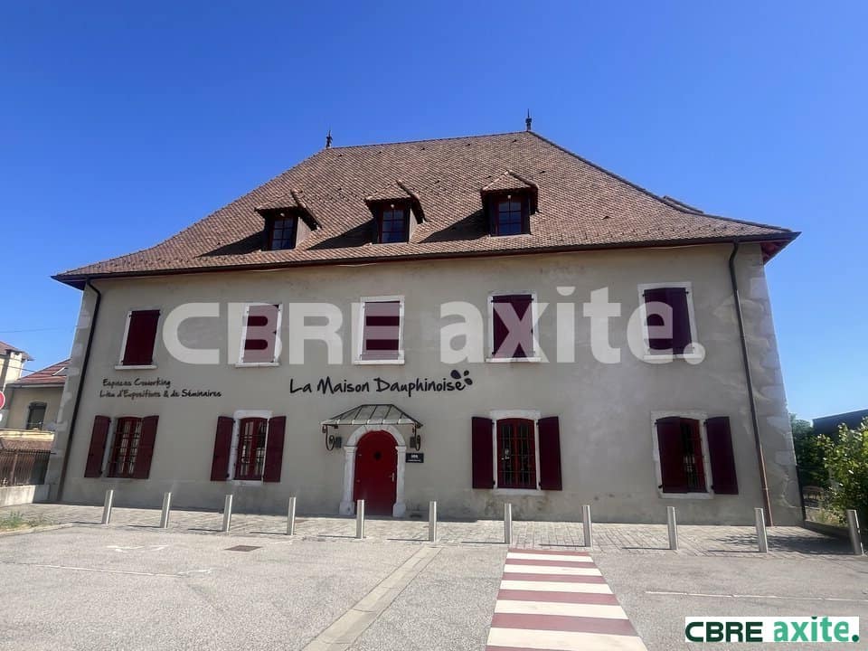 Bureaux de 265 à 552 m² à louer aux Abrets-en-Dauphiné, photo 4 sur 4