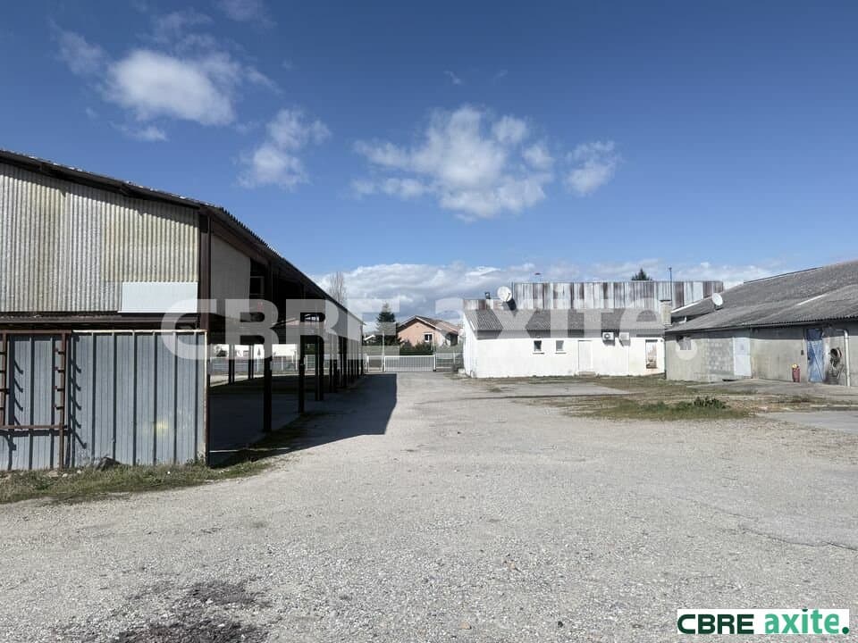 Local d’activité de 435 m² à louer à Nivolas-Vermelle, photo 2 sur 4