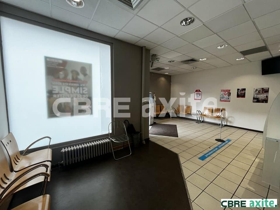 Local commercial de 236 m² à vendre à Bourgoin-Jallieu, photo 4 sur 5