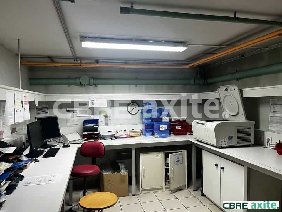 Local commercial de 236 m² à vendre à Bourgoin-Jallieu, photo 5 sur 5
