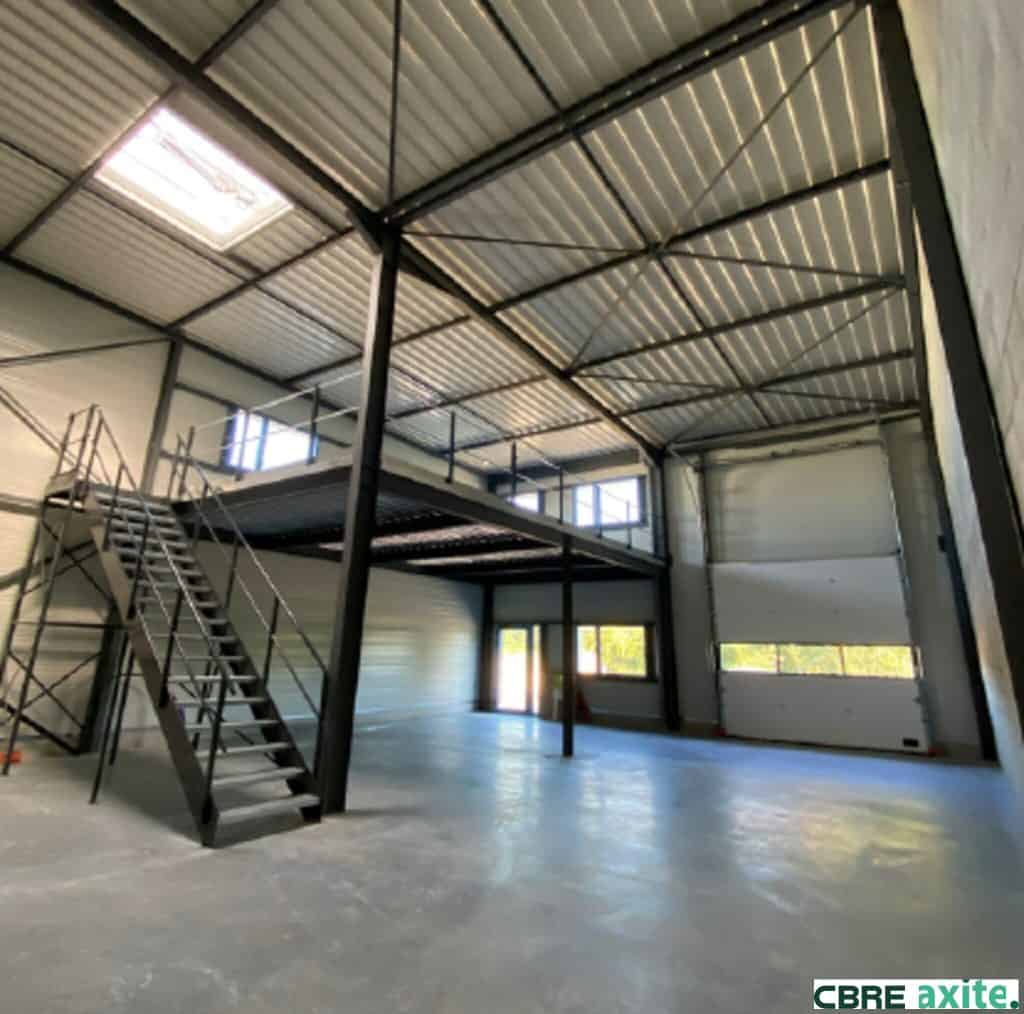Local d’activité de 152 à 4 476 m² à vendre à Voiron, photo 2 sur 3