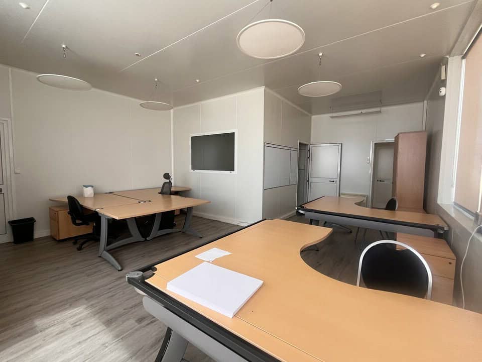 Local d’activité de 468 m² à louer à Frontonas, photo 3 sur 5