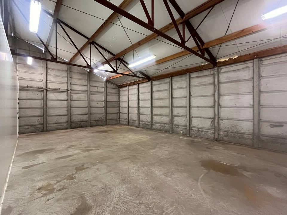 Local d’activité de 468 m² à louer à Frontonas, photo 5 sur 5