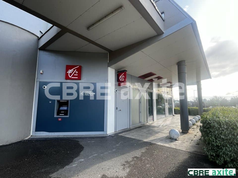Local commercial de 98 m² à vendre à Villefontaine, photo 3 sur 4