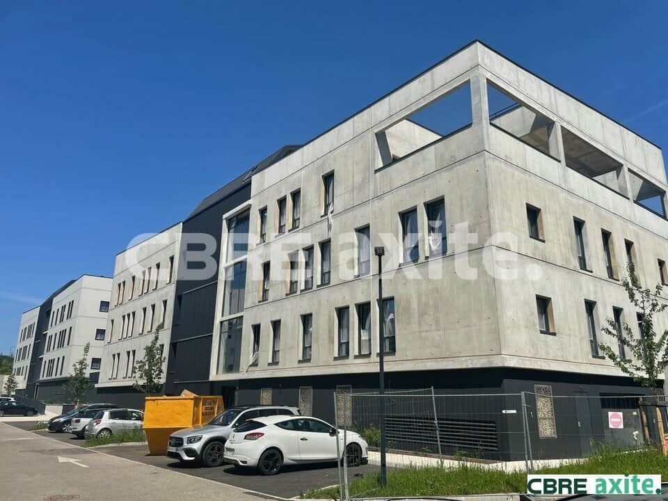 Bureaux de 112,4 à 483 m² à vendre à Voiron, photo 2 sur 8