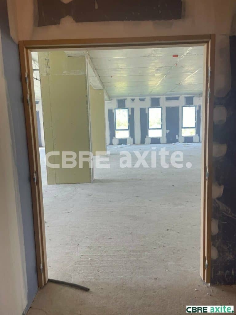 Bureaux de 112,4 à 483 m² à vendre à Voiron, photo 3 sur 8