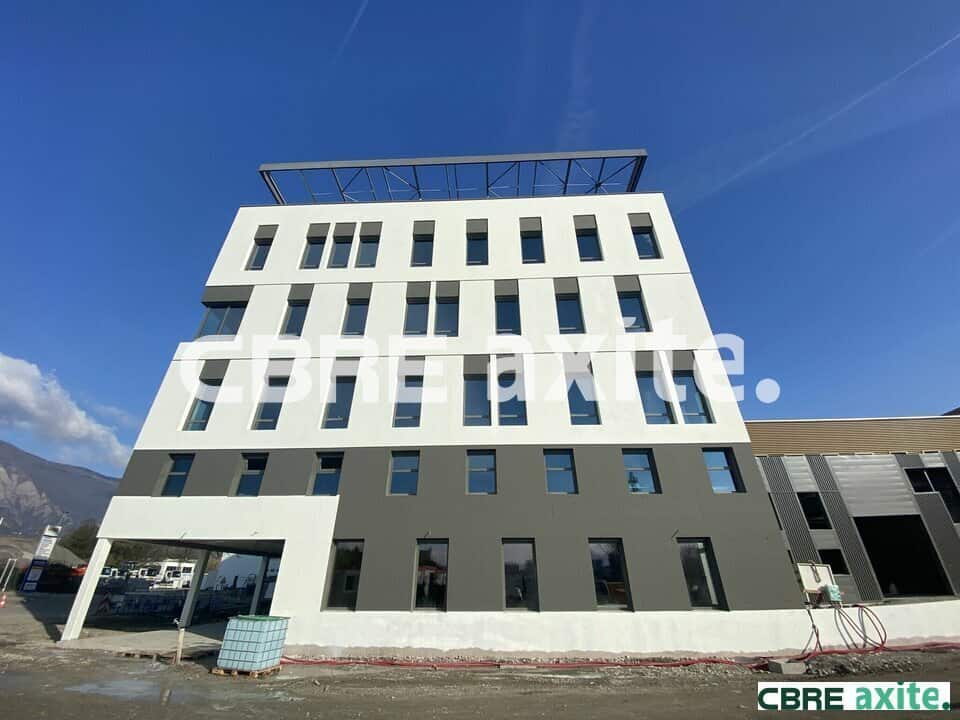 Local d’activité de 182 à 1 818,6 m² à louer à Saint-Martin-d'Hères, photo 2 sur 8