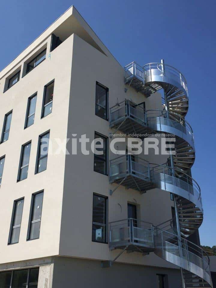 Bureaux de 68 m² à louer à Bourgoin-Jallieu, photo 3 sur 4