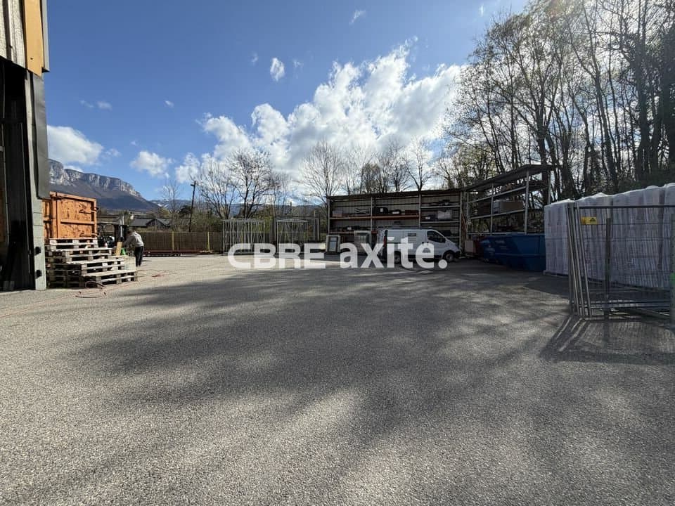 Local d’activité de 2 713 m² à vendre à Barberaz, photo 3 sur 8