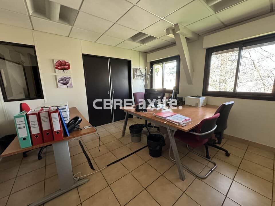 Bureaux de 223,5 m² à louer à Chambéry, photo 5 sur 8