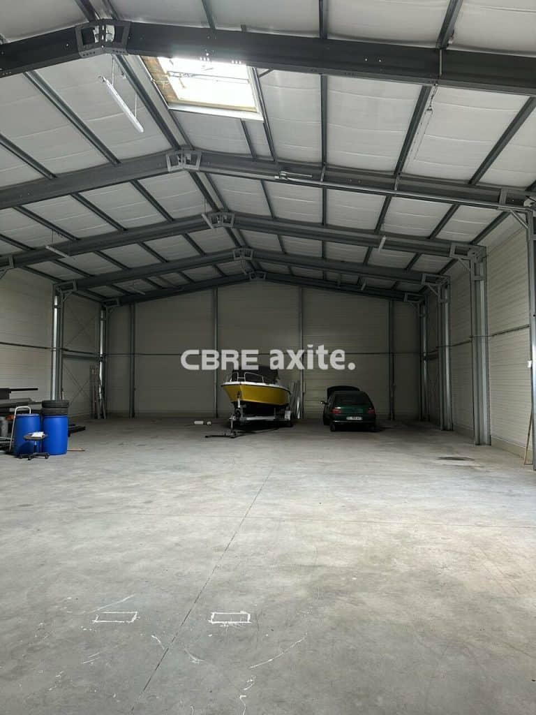 Local d’activité de 917 m² à louer au Bourget-du-Lac, photo 2 sur 7